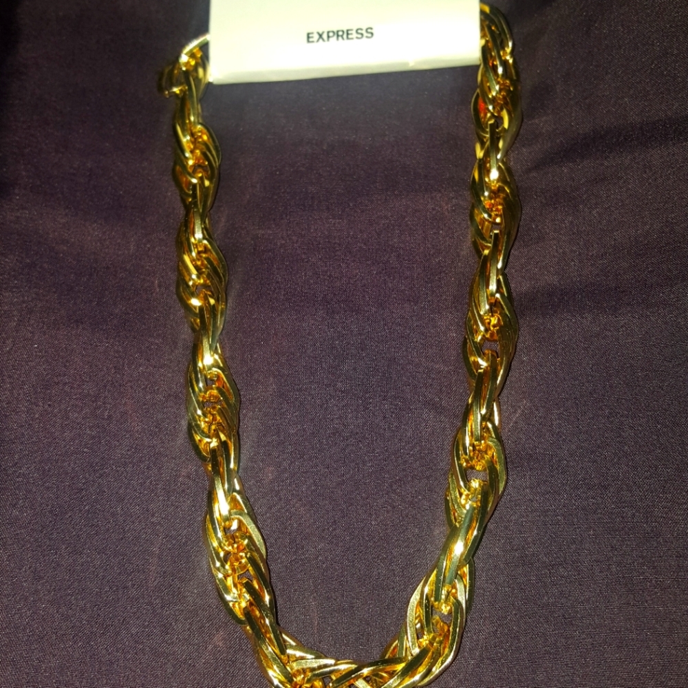 💛 Gold Necklace
